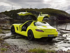 Jwèt Mercedes-Benz SLS E-Cell Puzzle sou entènèt