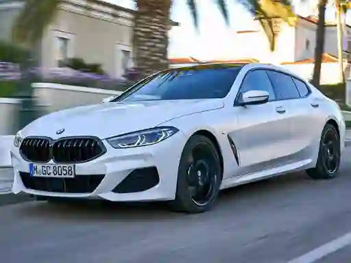 Jwèt BMW 8-Series sou entènèt