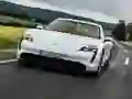 Jwèt Porsche Taycan sou entènèt