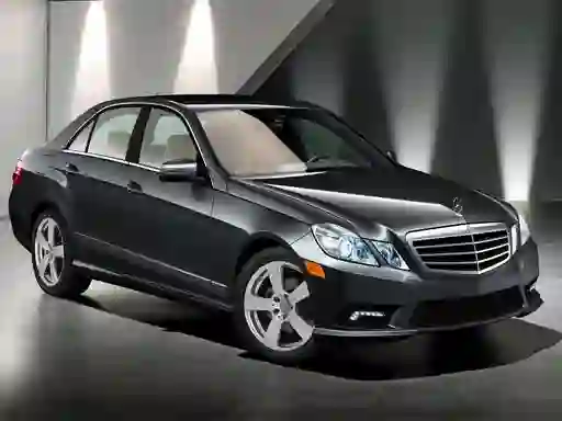 Jwèt E-Class Sedan Puzz sou entènèt