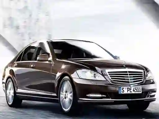 Jwèt Luxury Sedan Suzzle sou entènèt