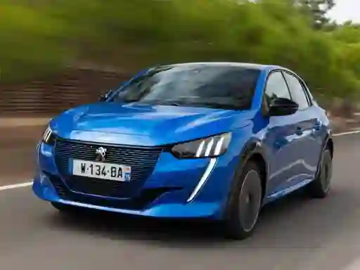 Jwèt Peugeot E-208 sou entènèt