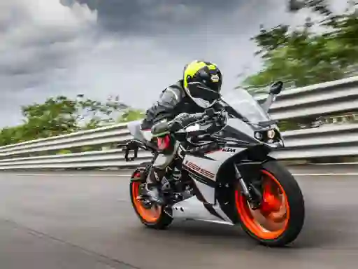 Jwèt RC 125 Action sou entènèt