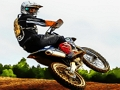 Jwèt Dirtbike kous demonstrasyon  sou entènèt