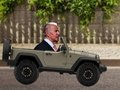 Jwèt Biden Wheelie  sou entènèt