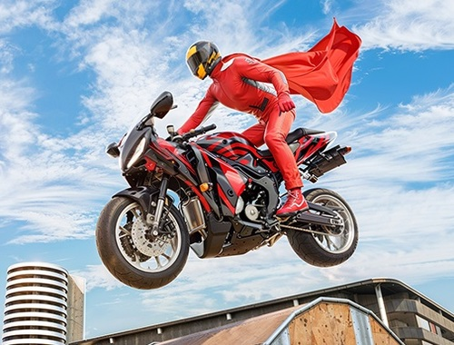 Jwèt Imobilye motosiklèt super ewo Cascade 3D  sou entènèt